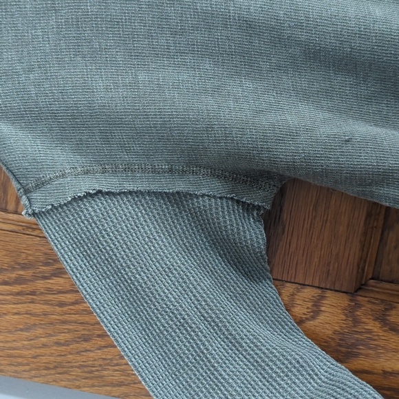 Melrose and Market Distressed Waffle Knit Long Sleeve Scoop Wide Neck Blouse M - Picture 4 of 6